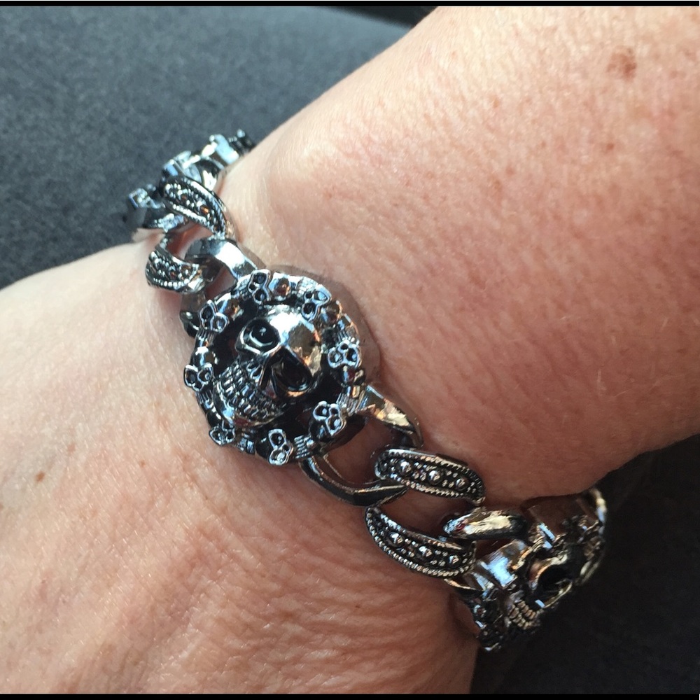 New Hollow Antique Skull Silver Bracelet